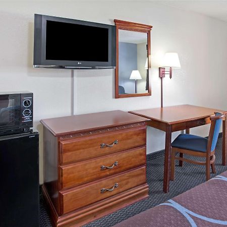 Super 8 By Wyndham Suwanee Hotell Exteriör bild